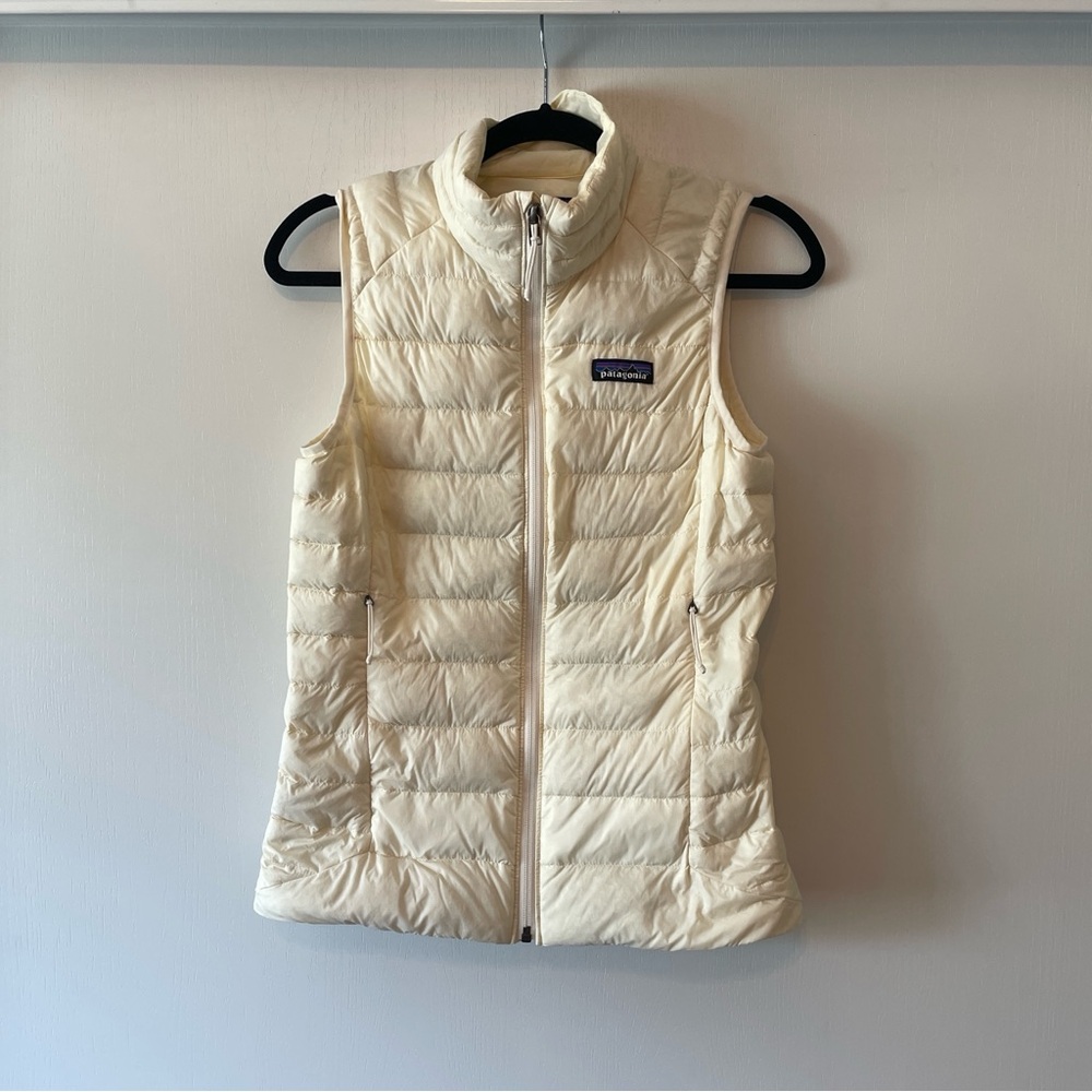 White patagonia down vest